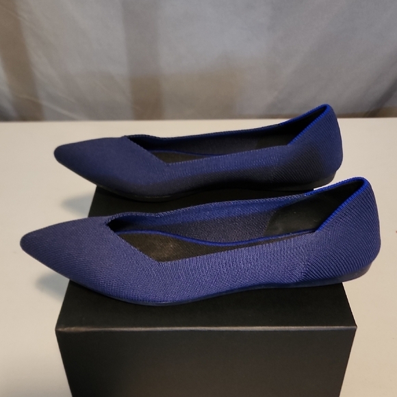 Rothy's NWOT Blue Flats Eco-Friendly Knit Design In Size 8 - Picture 4 of 7
